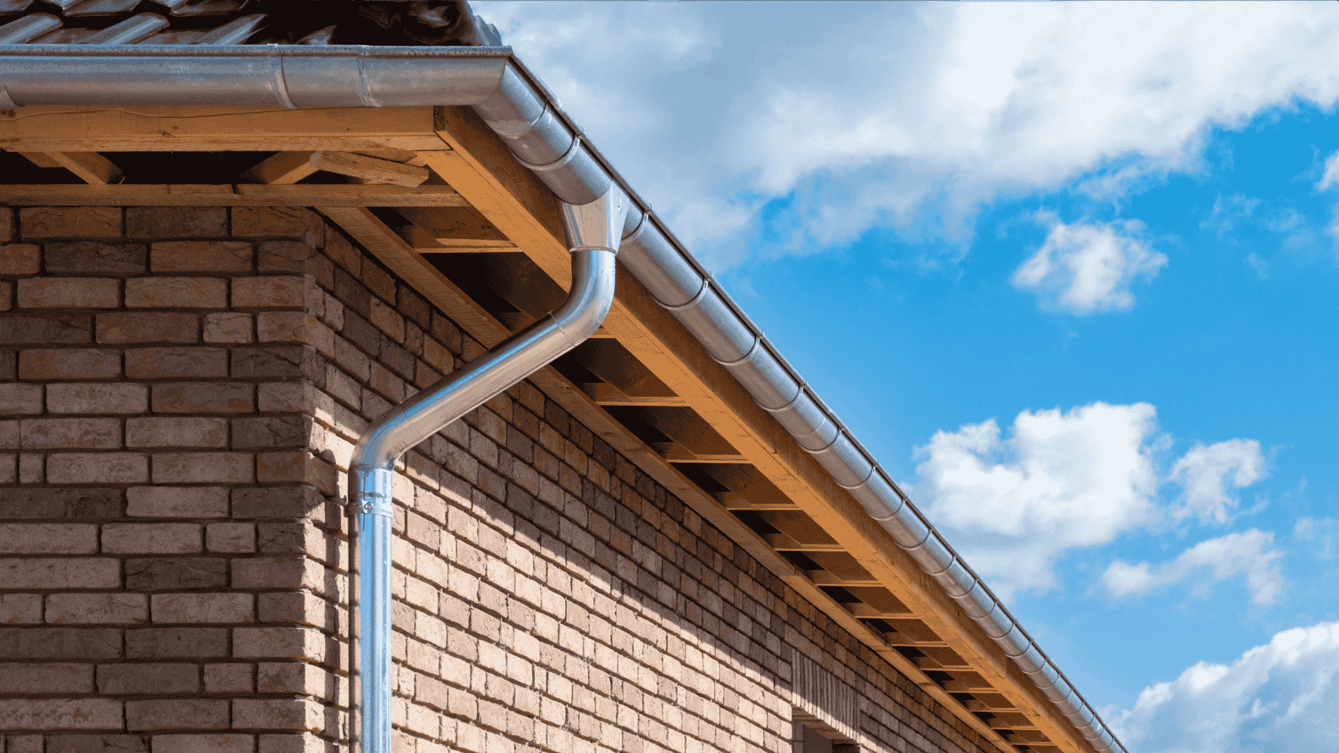 SLR Services Florida high-quality gutter replacement service